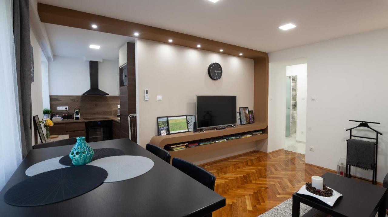 Stellar Downtown Szeged Apartment Exterior photo